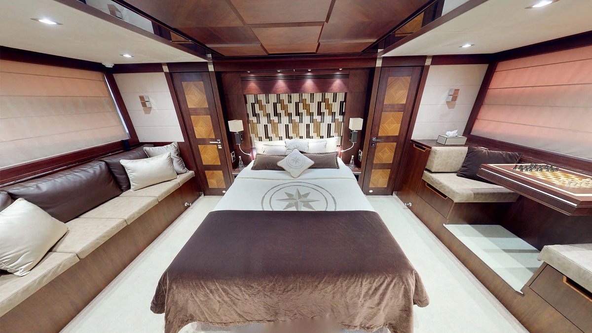 Аренда моторной яхты Galeon 780 Crystal в Дубае - ОАЭ